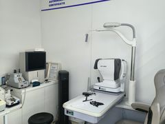 -美式眼镜·授权蔡司.依视路.尼康.豪雅.明月(南翔印象城店)