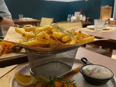 招牌黑松露芝士薯条-Mark&Mars Restaurant