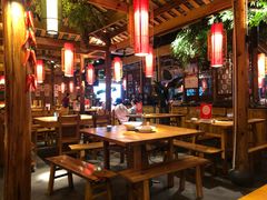 大堂-野山舂·贵州现舂酸汤火锅(鸿通城店)