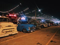 -席娜卡琳火车铁道夜市
