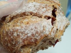红酒奇亚籽欧包-BONAZZA 意大利餐厅