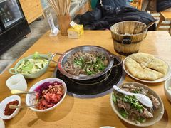 -大众跷脚牛肉馆·非遗传承单位(峨眉山店)