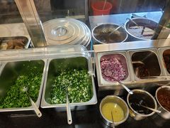 -鸿浩扒猪脚米线