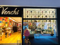 门面-VENCHI 闻绮(上海佛罗伦萨小镇店)