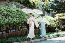 -AOROA·奥洛拉婚纱摄影·旅拍·礼服