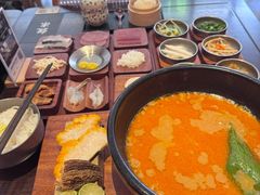 -银米·云南传统过桥米线(双廊黑金冠店)