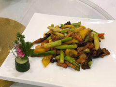 鲜芦笋鸡松菌炒兰-朱仔记食府(江南大道店)
