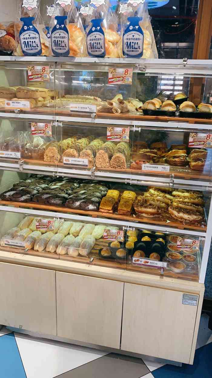 85度c(杭州钱江地铁站店)-"去了一万次的一家面包店可能品种基本上不.