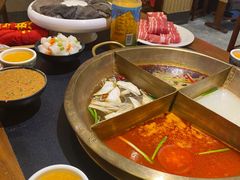 金牌毛肚-沸炉重庆老火锅(军事博物馆店)