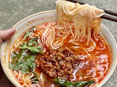 -粉八·云南米线·建水烧烤(常熟路店)
