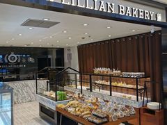 面包甜点陈列柜-莉莲蛋挞(大华悦沢书店)