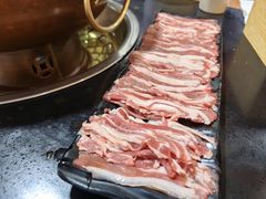 -果松木炭酸菜铜火锅·外婆参鸡汤