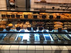 面包甜点陈列柜-81BAKERY(大学路店)