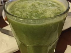 牛油果菠菜汁-雕刻时光咖啡馆(北航店)