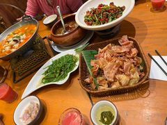 -老滇山寨•云南特色菜•地方菜•民族风情歌舞表演(金碧店)