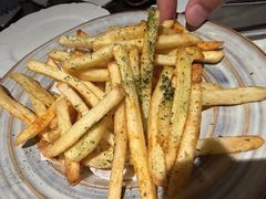 -LESCEDARS Brasserie Bistro香柏树