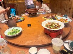 -老滇山寨•云南特色菜•地方菜•民族风情歌舞表演(金碧店)