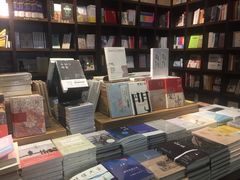 -钟书阁(松江泰晤士小镇店)