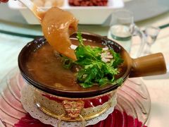 砂煲蟹肉鲍翅（尾勾）-新加坡泰园村酒楼直营(新华路店)