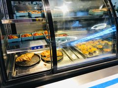 面包甜点陈列柜-蚝英雄鲜蚝自助专门店(长楹天街直营店)