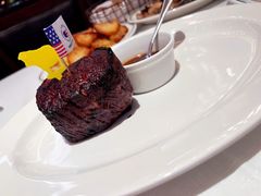 小菲力牛排配黑椒汁-Wolfgang’s Steakhouse 沃夫冈牛排馆(上海白玉兰广场店)