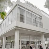 滨江新开的咖啡馆也是摄影基地，真的太好出片了