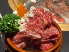 -山川小町·极番烧肉(新地假日广场店)