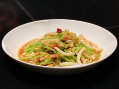 冬笋本芹炒腊枪-新荣记(西溪湿地店)