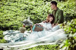 -现代经典婚纱摄影