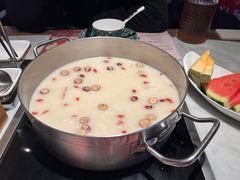 -尚尚仙·酸汤猪手·猪肚鸡火锅(华联万柳购物中心店)