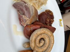 巴伐利亚什锦香肠盘配酸菜土豆泥-巴伐利亚啤酒坊(意式风情街店)