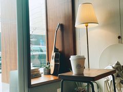 靠窗位-不正咖啡(万达尊店)