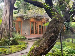 -Chom Cafe and Restaurant