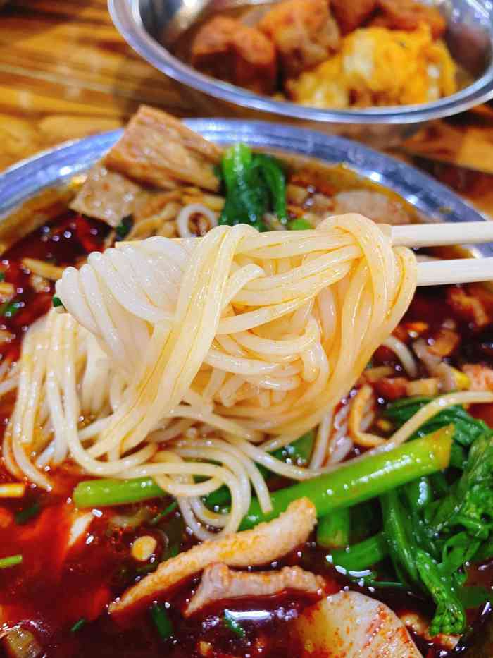 天桥螺蛳粉-"老板很高傲 开得这么偏远 猪脚卖得比市区.