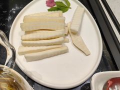 -红鼎豆捞·非遗鲍皇汤火锅(宝丰路店)