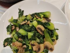 杂菌扒菜心-上海会馆(香港名都店)