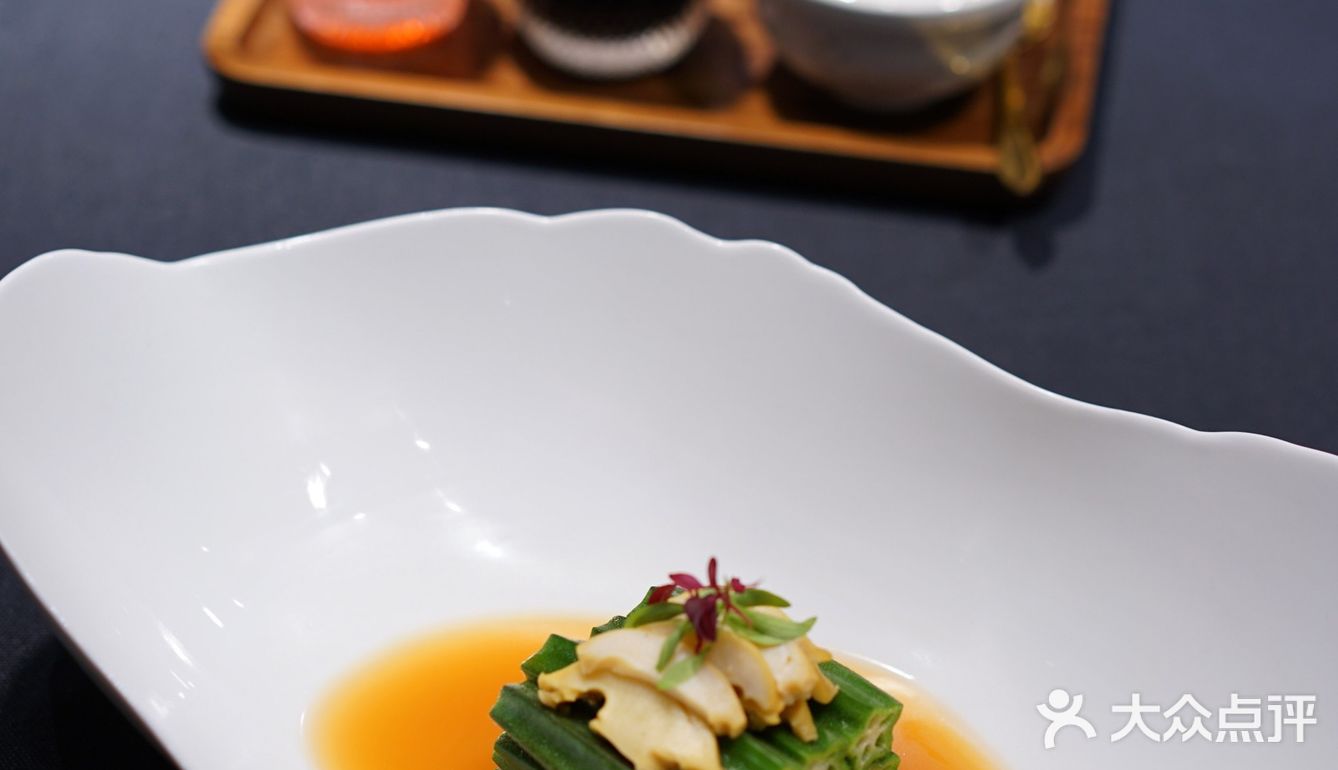 狮子山上，阅江楼旁，宝藏级别的餐厅，雕栏玉砌醉东风