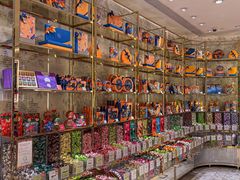 -VENCHI 闻绮(北京国贸商城店)