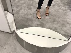 -STUART WEITZMAN(静安嘉里中心店)