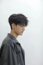 -一家只做男发烫染的店
