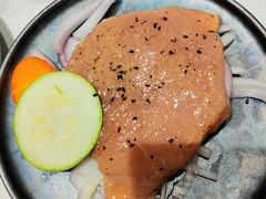 -山野的朋友露营炭火烤肉