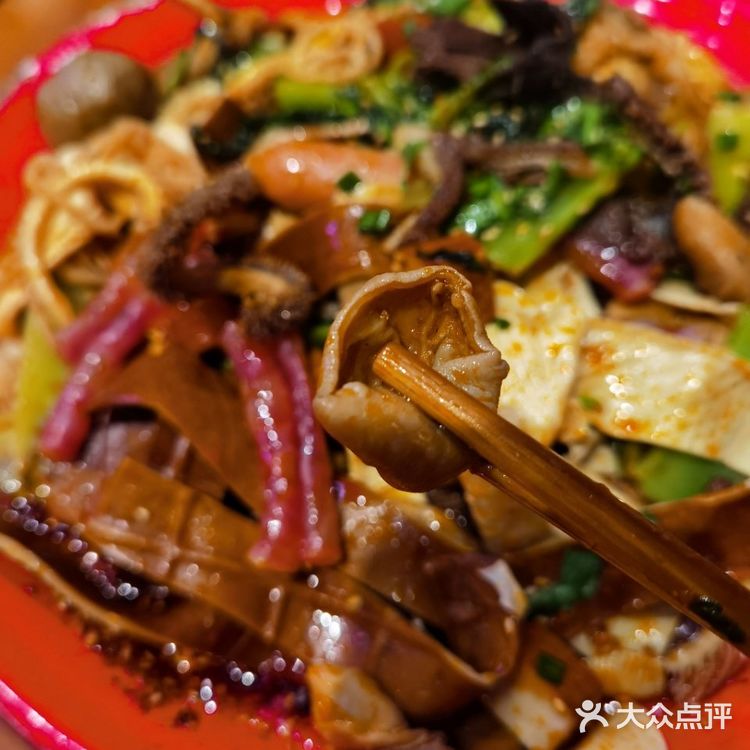 当之无愧的麻辣烫No.1，食材太丰富🎉[礼花]