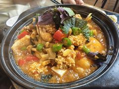 -大富蚝乌东哥饭店·石锅鱼杂·柠檬鸭(革新路店)