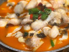 思茅酸汤鱼片-老滇山寨•云南特色菜•地方菜•民族风情歌舞表演(金碧店)