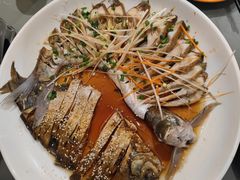 -梓檚中餐厅湖北菜小龙虾武昌鱼排骨藕汤(黄鹤楼店)