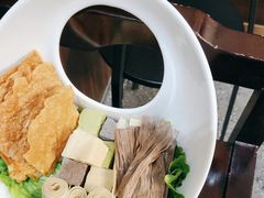 -煲王粤菜餐厅(中侨中心店)