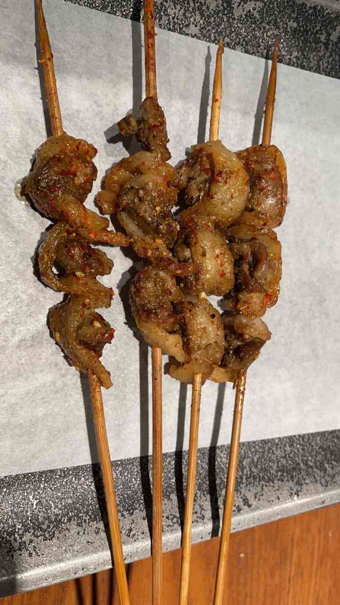 打分 管氏翅吧服务到位,食材新鲜味道好