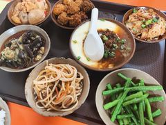 -董哥山城碗碗香(美专校街店)