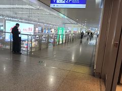 -麦当劳(上海虹桥站30B检票口楼上)