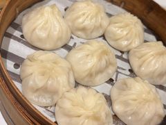 蟹粉鲜肉馅-馋三尺蟹粉小笼(人民广场店)